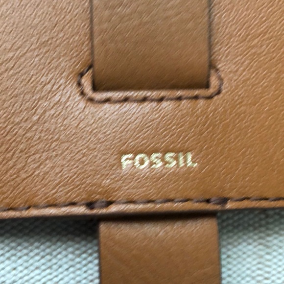 Cloth and leather fossil purse - Picture 2 of 4